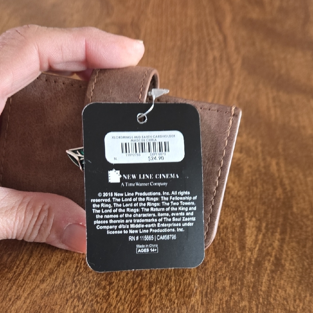 Elegant Tan Wallet with Leaf Accent - Picture 12 of 12